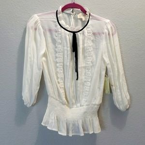 Sweet Wanderer white blouse